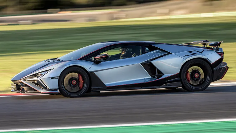 Lamborghini Revuelto SV 2027